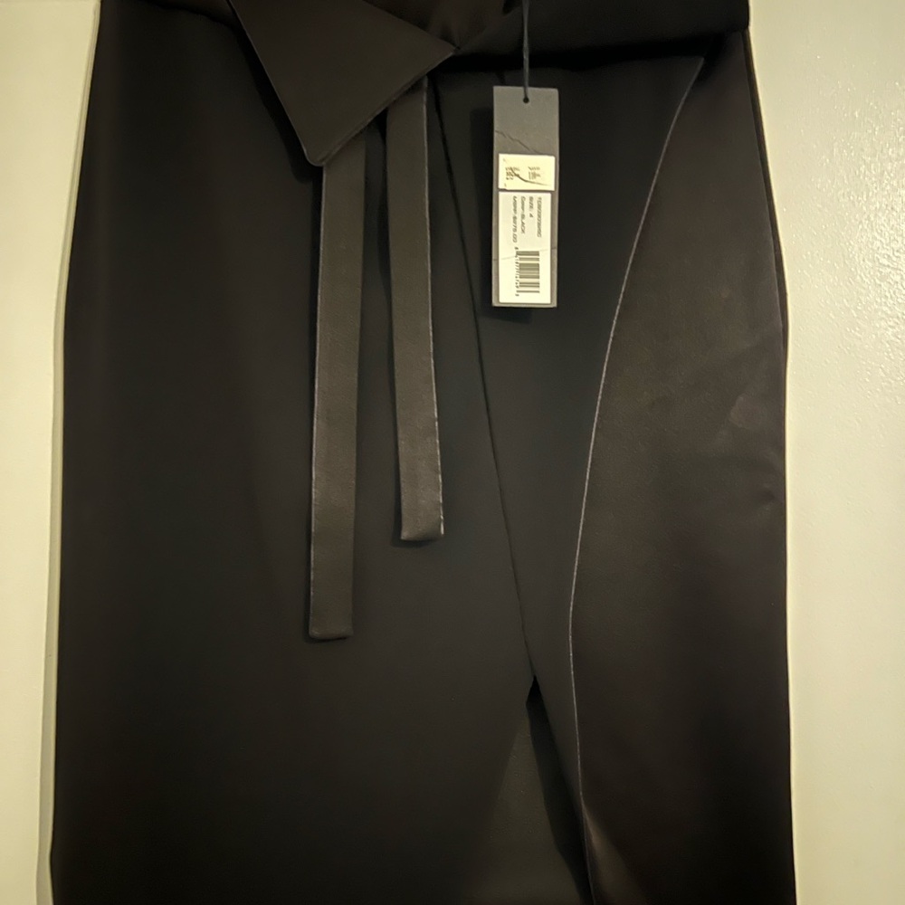 HALSTON Elegant Black Wrap Skirt